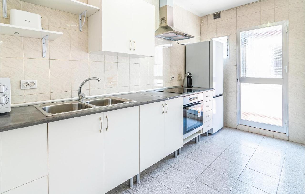 Beautiful Apartment In Cordoba With Kitchenette Экстерьер фото