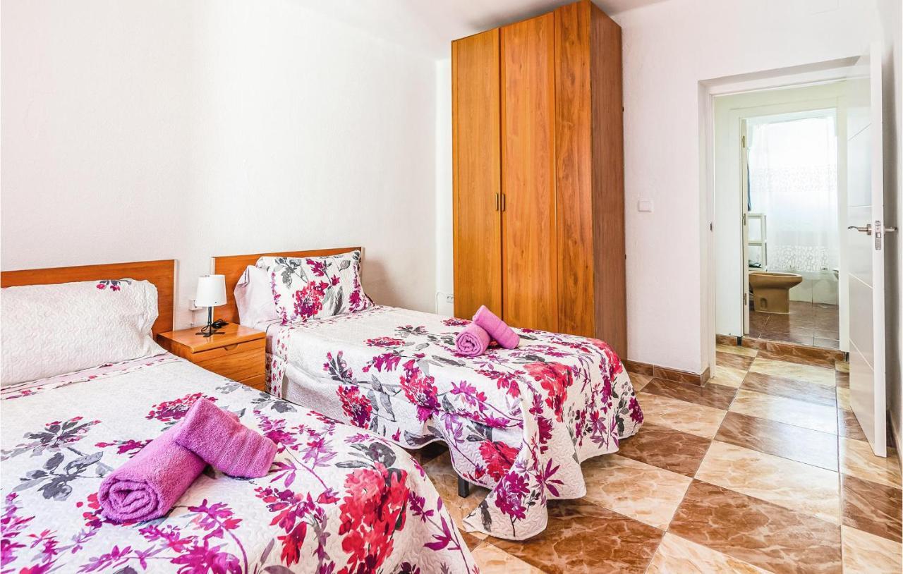 Beautiful Apartment In Cordoba With Kitchenette Экстерьер фото